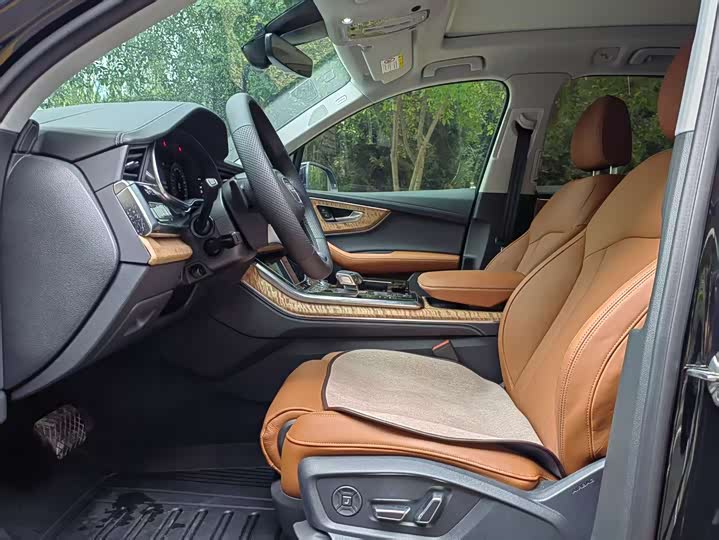 Фото 6 - Audi Q7