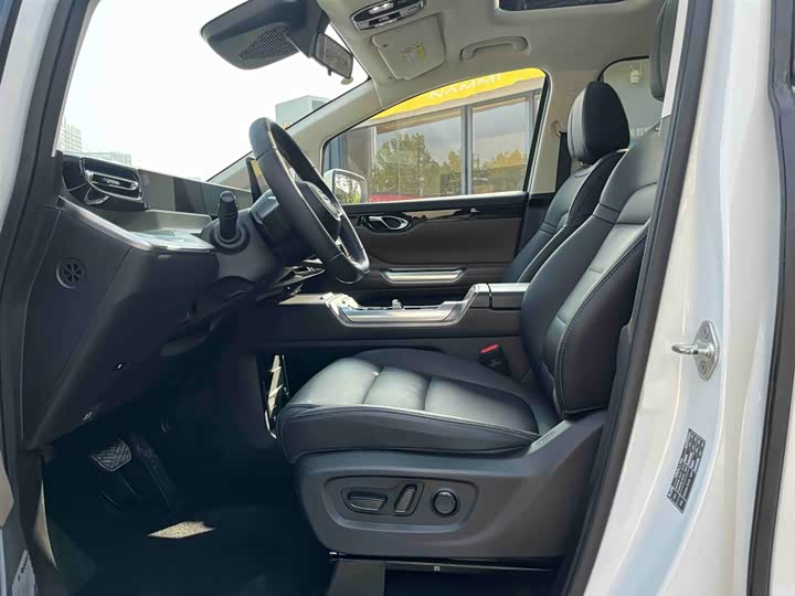 Фото 3 - GAC Trumpchi E8