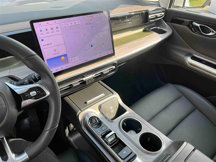 Фото 4 - GAC Trumpchi E8