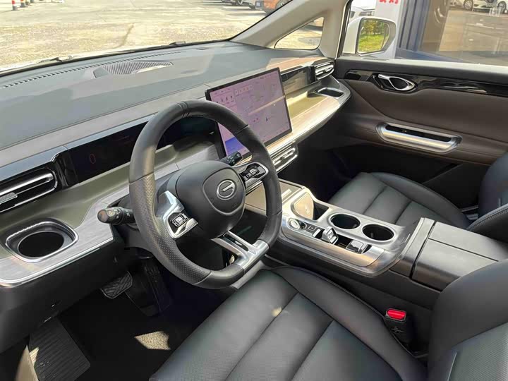 Фото 8 - GAC Trumpchi E8