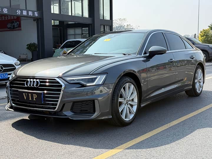 Фото 1 - Audi A6L