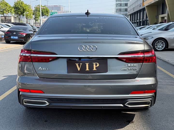 Фото 8 - Audi A6L