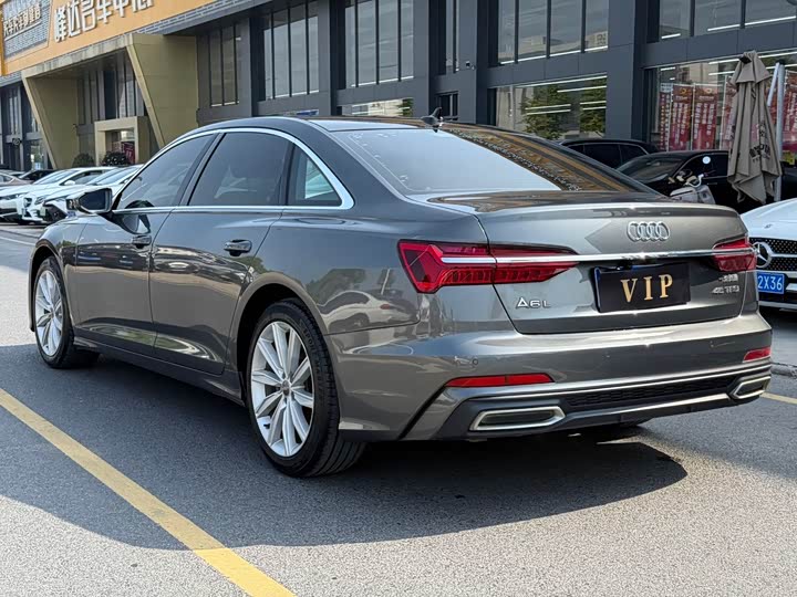 Фото 9 - Audi A6L