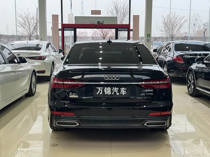 Фото 5 - Audi A6L