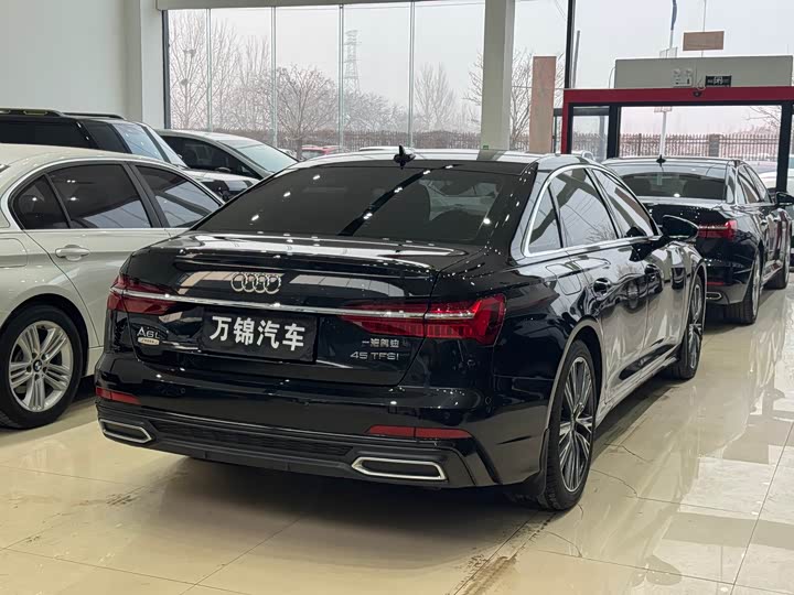 Фото 6 - Audi A6L