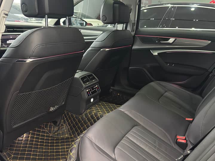 Фото 9 - Audi A6L