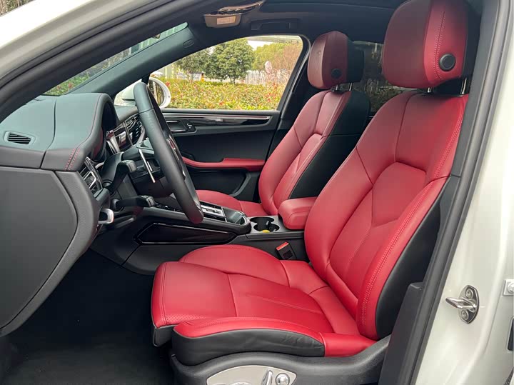 Фото 8 - Porsche Macan