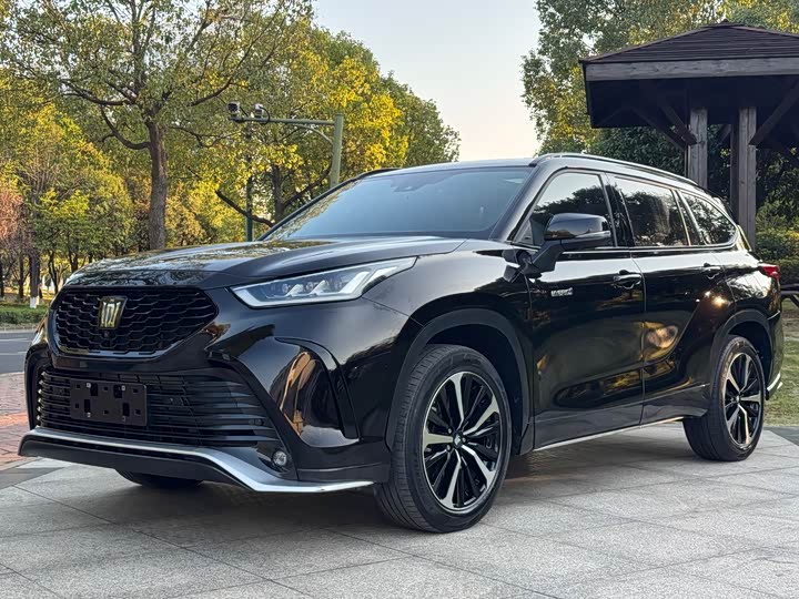 Фото 2 - Toyota Crown Kluger