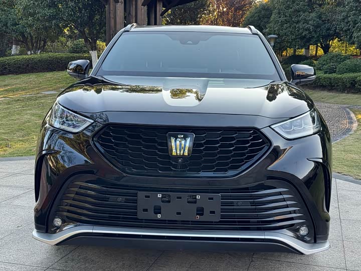 Фото 3 - Toyota Crown Kluger