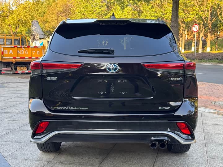 Фото 6 - Toyota Crown Kluger