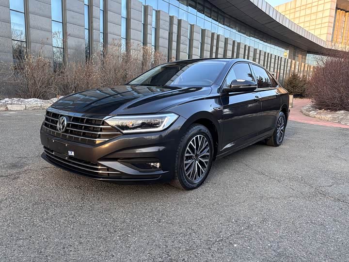 Фото 1 - Volkswagen Sagitar L