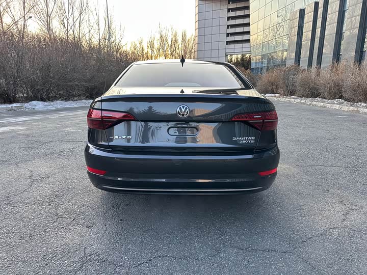 Фото 5 - Volkswagen Sagitar L