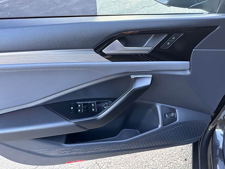 Фото 7 - Volkswagen Sagitar L