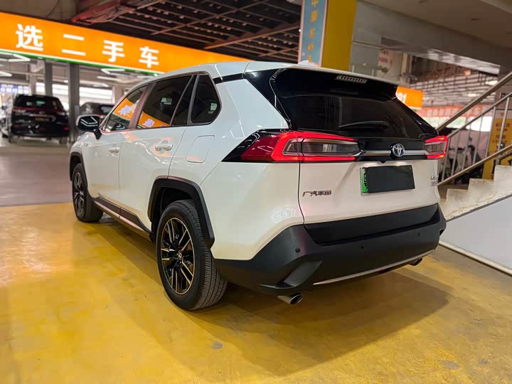 Фото 5 - Toyota Wildlander Hybrid