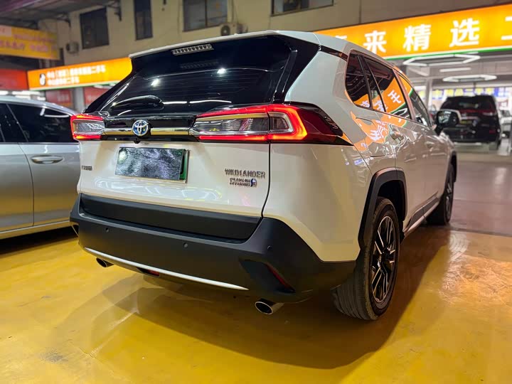 Фото 6 - Toyota Wildlander Hybrid