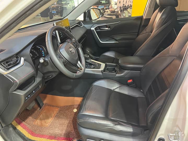 Фото 8 - Toyota Wildlander Hybrid