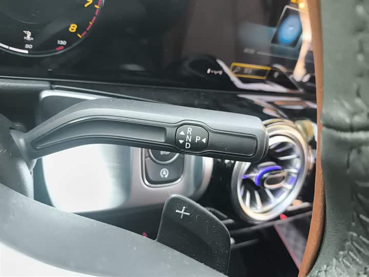 Фото 7 - Mercedes-Benz GLB-Class