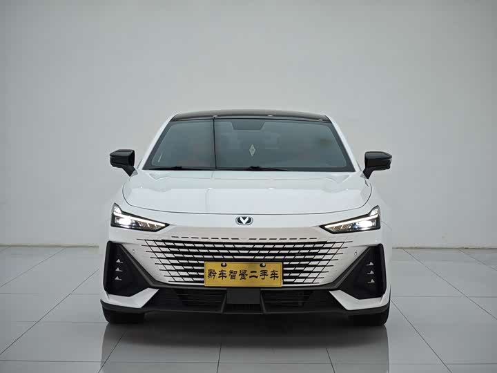 Фото 2 - Changan UNI-V