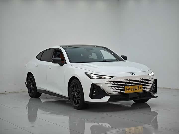 Фото 3 - Changan UNI-V