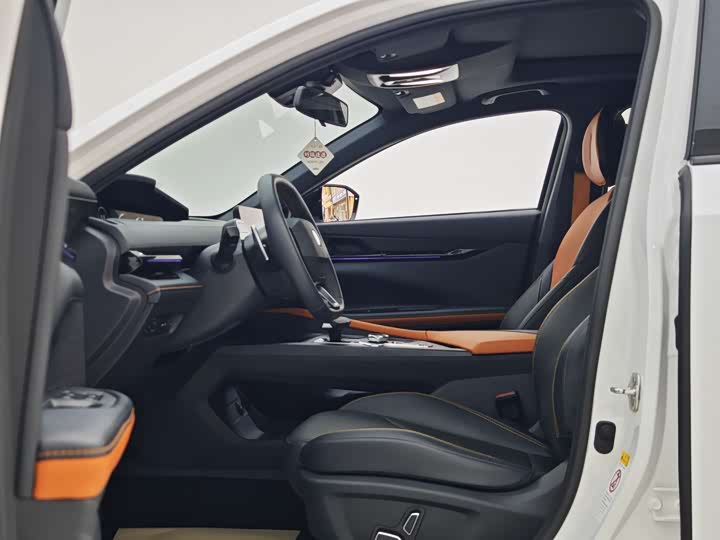 Фото 7 - Changan UNI-V