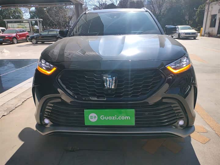 Фото 3 - Toyota Crown Kluger