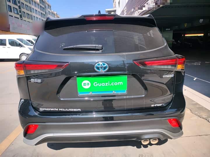 Фото 6 - Toyota Crown Kluger