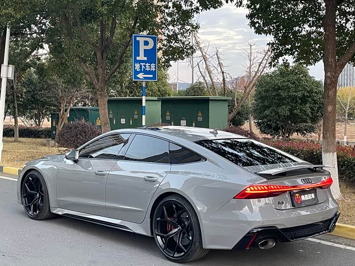 Фото 4 - Audi RS 7