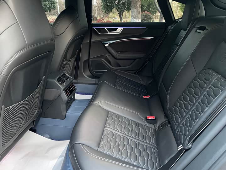 Фото 9 - Audi RS 7