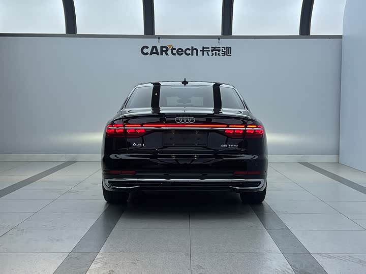 Фото 3 - Audi A8