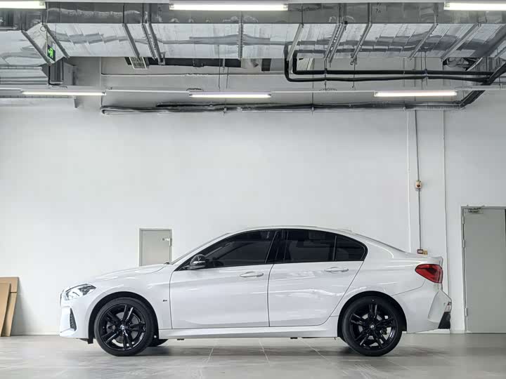 Фото 3 - BMW 1 Series