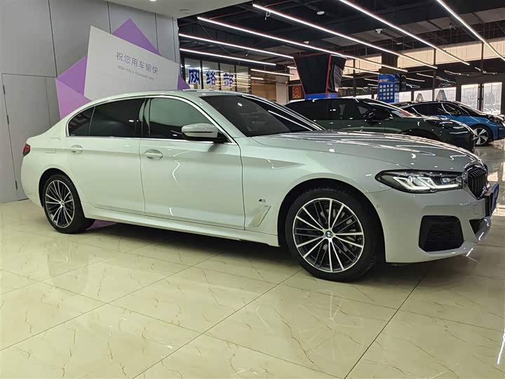 Фото 3 - BMW 5 Series