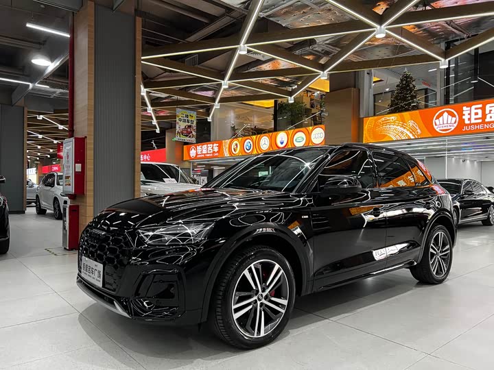 Фото 1 - Audi Q5L