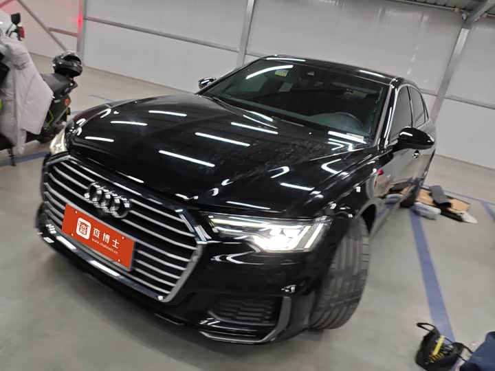 Фото 1 - Audi A6L
