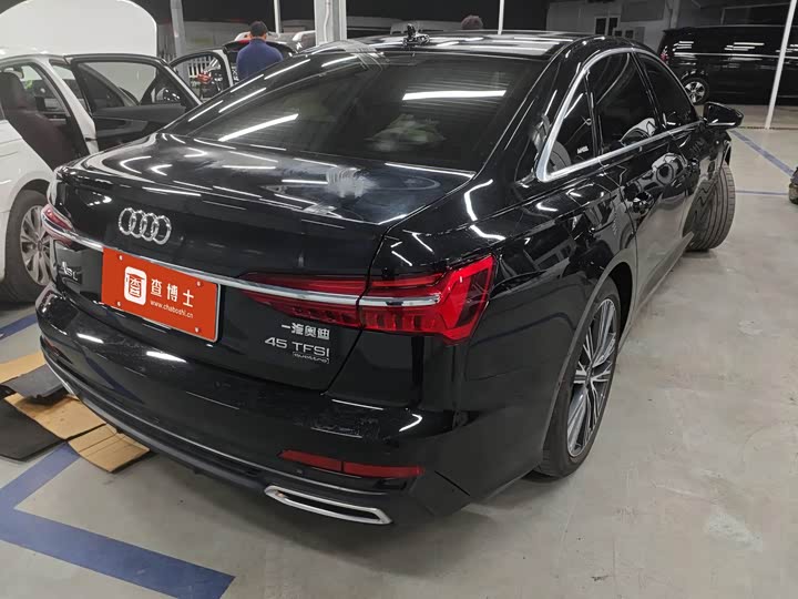 Фото 4 - Audi A6L