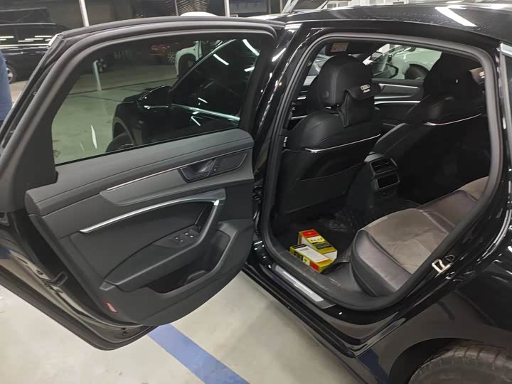 Фото 6 - Audi A6L