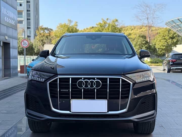 Фото 2 - Audi Q7