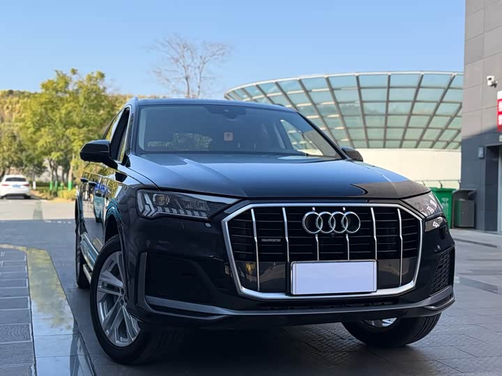Фото 3 - Audi Q7