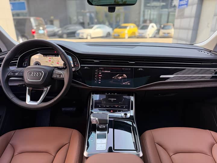 Фото 5 - Audi Q7