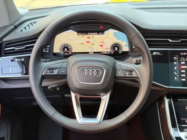 Фото 8 - Audi Q7