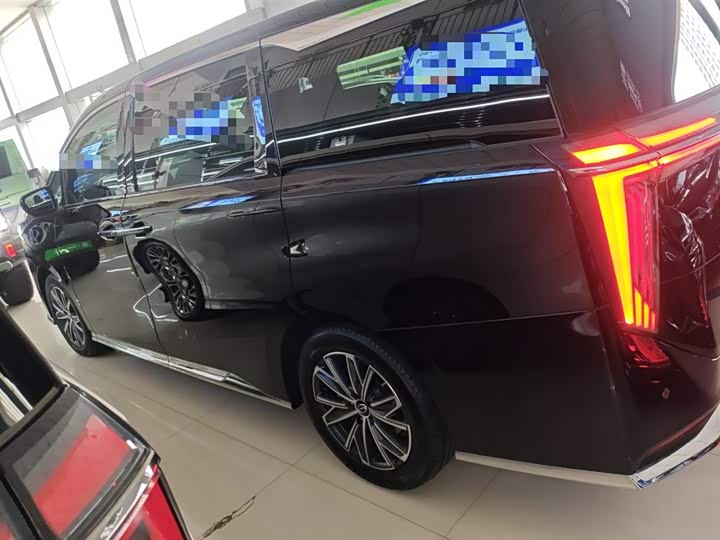 Фото 5 - GAC Trumpchi M8