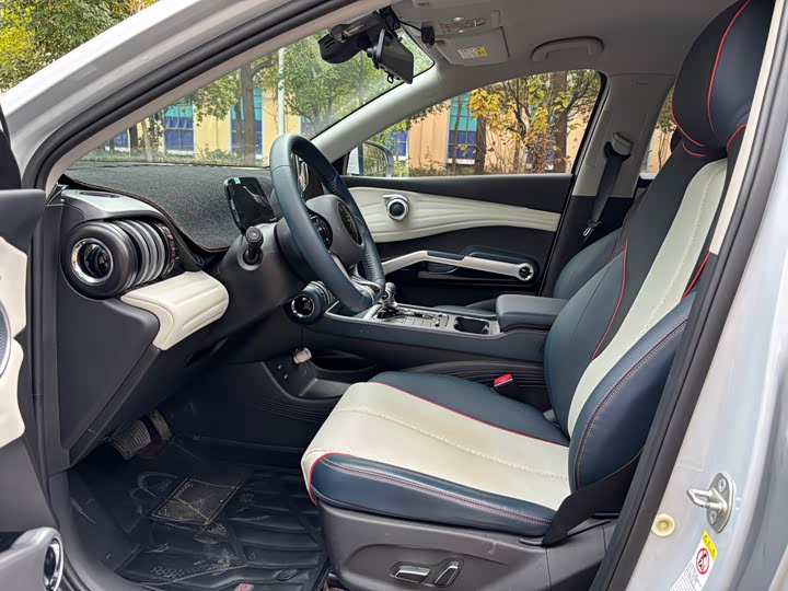 Фото 4 - BYD Yuan Plus