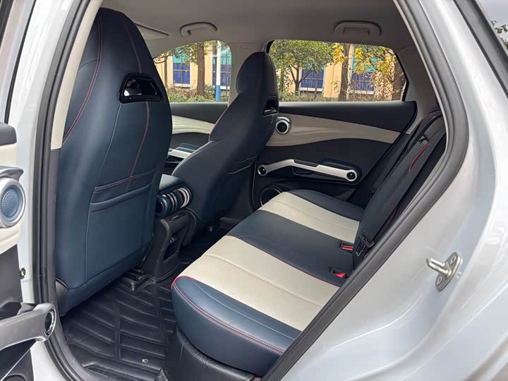 Фото 5 - BYD Yuan Plus