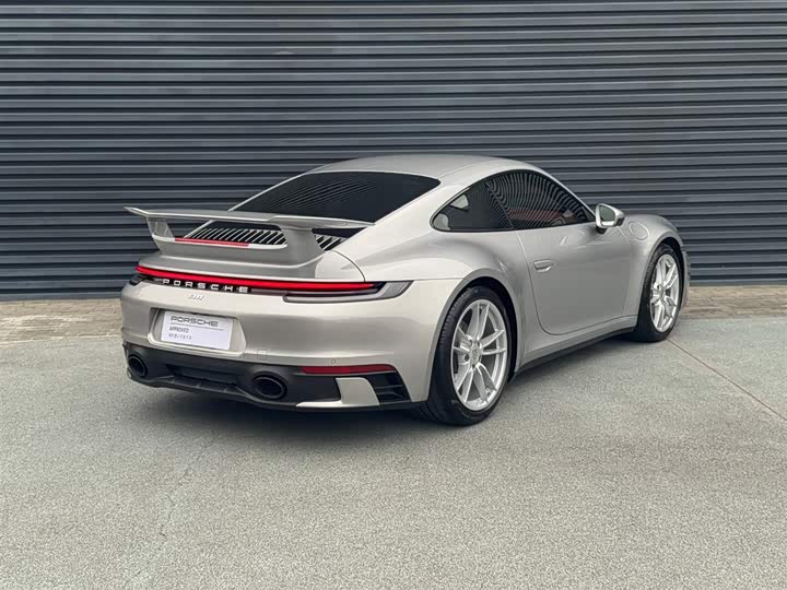 Фото 3 - Porsche 911