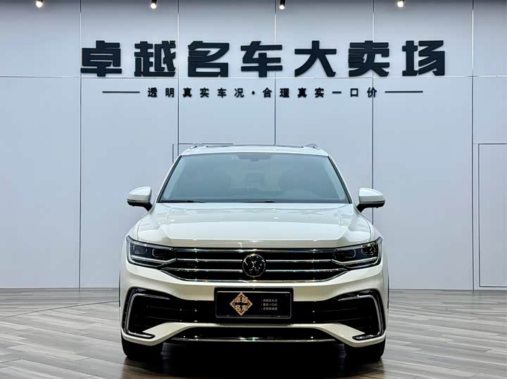 Фото 2 - Volkswagen Tiguan L Pro