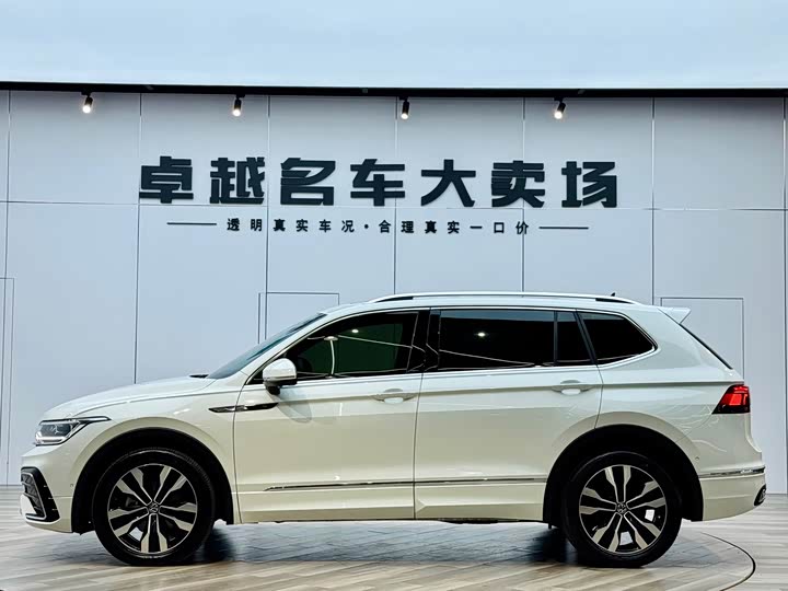 Фото 4 - Volkswagen Tiguan L Pro