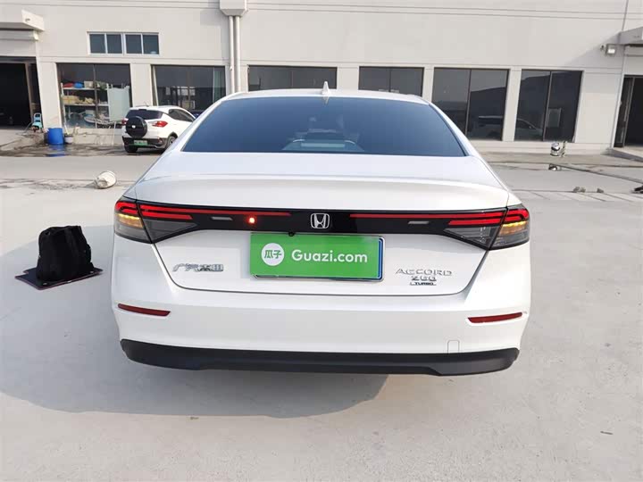 Фото 6 - Honda Accord