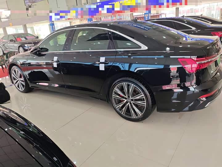 Фото 5 - Audi A6L