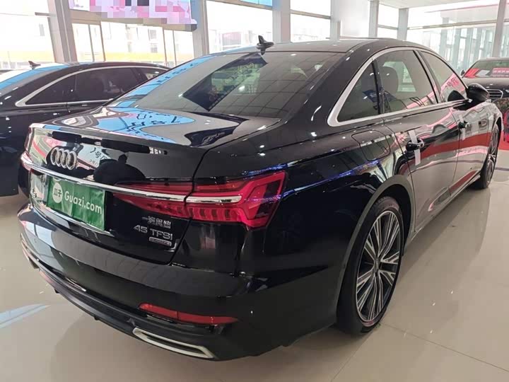 Фото 7 - Audi A6L