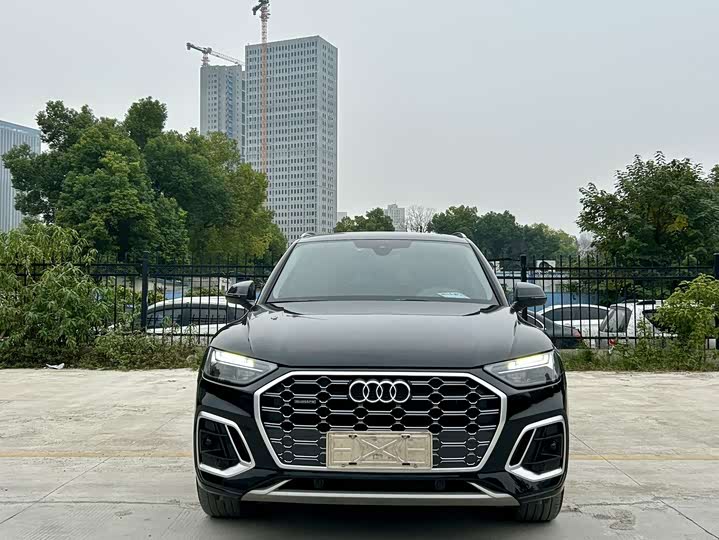 Фото 2 - Audi Q5L