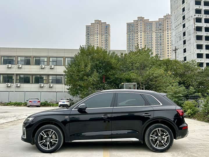 Фото 5 - Audi Q5L